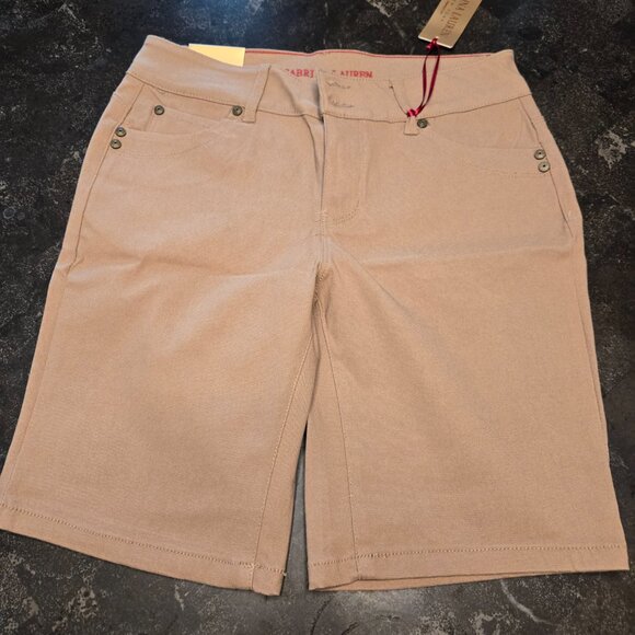 NWT SABRINA LAUREN Bermuda shorts SZ 10 NWT - Picture 2 of 10